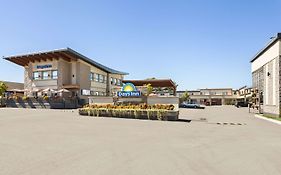 Days Inn By Wyndham Montreal East